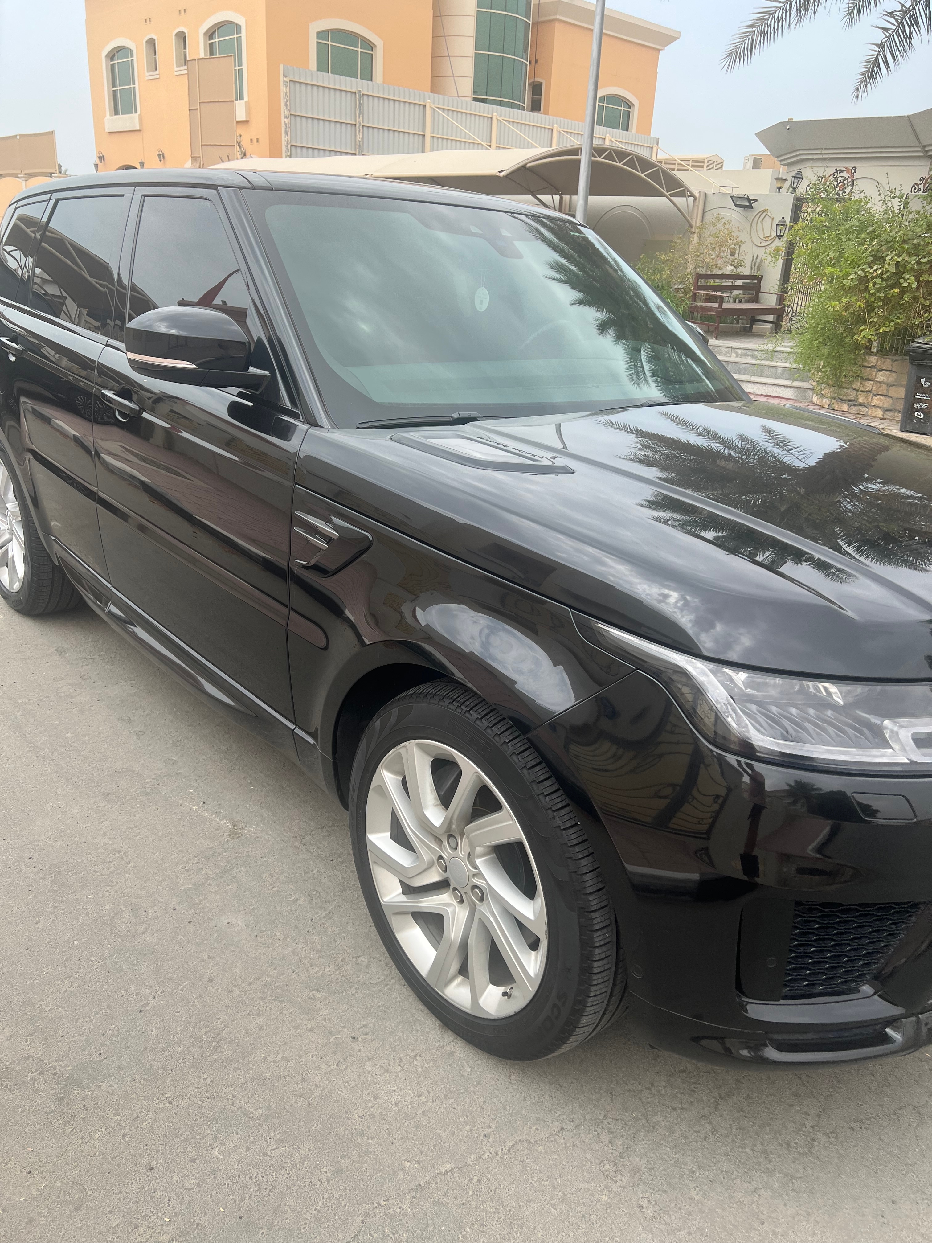 Black Land Rover Range Rover Sport Dynamic V6 2020
